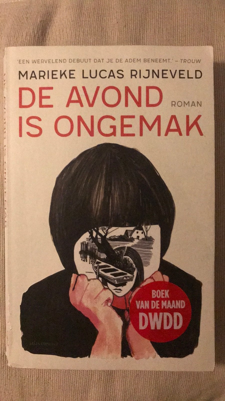 Marieke Lucas Rijneveld - De avond is ongemak, Boeken, Literatuur, Marieke Lucas Rijneveld, Ophalen of Verzenden, Zo goed als nieuw