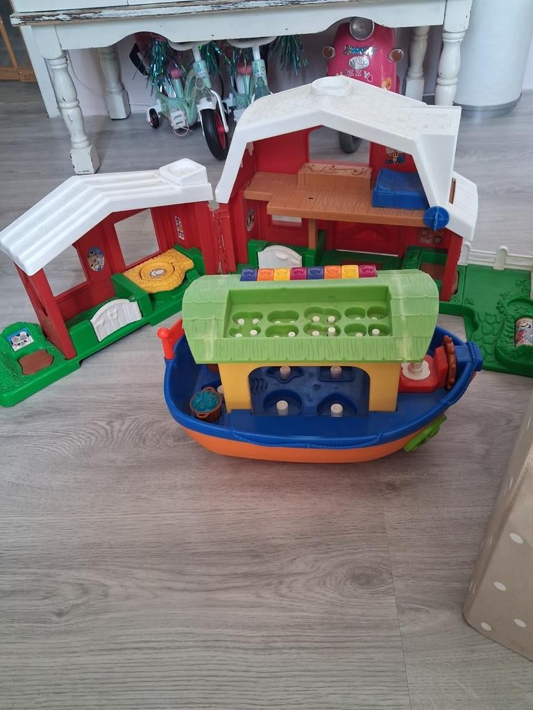 Fisher-Price speelset met boerderij en boot, Ophalen