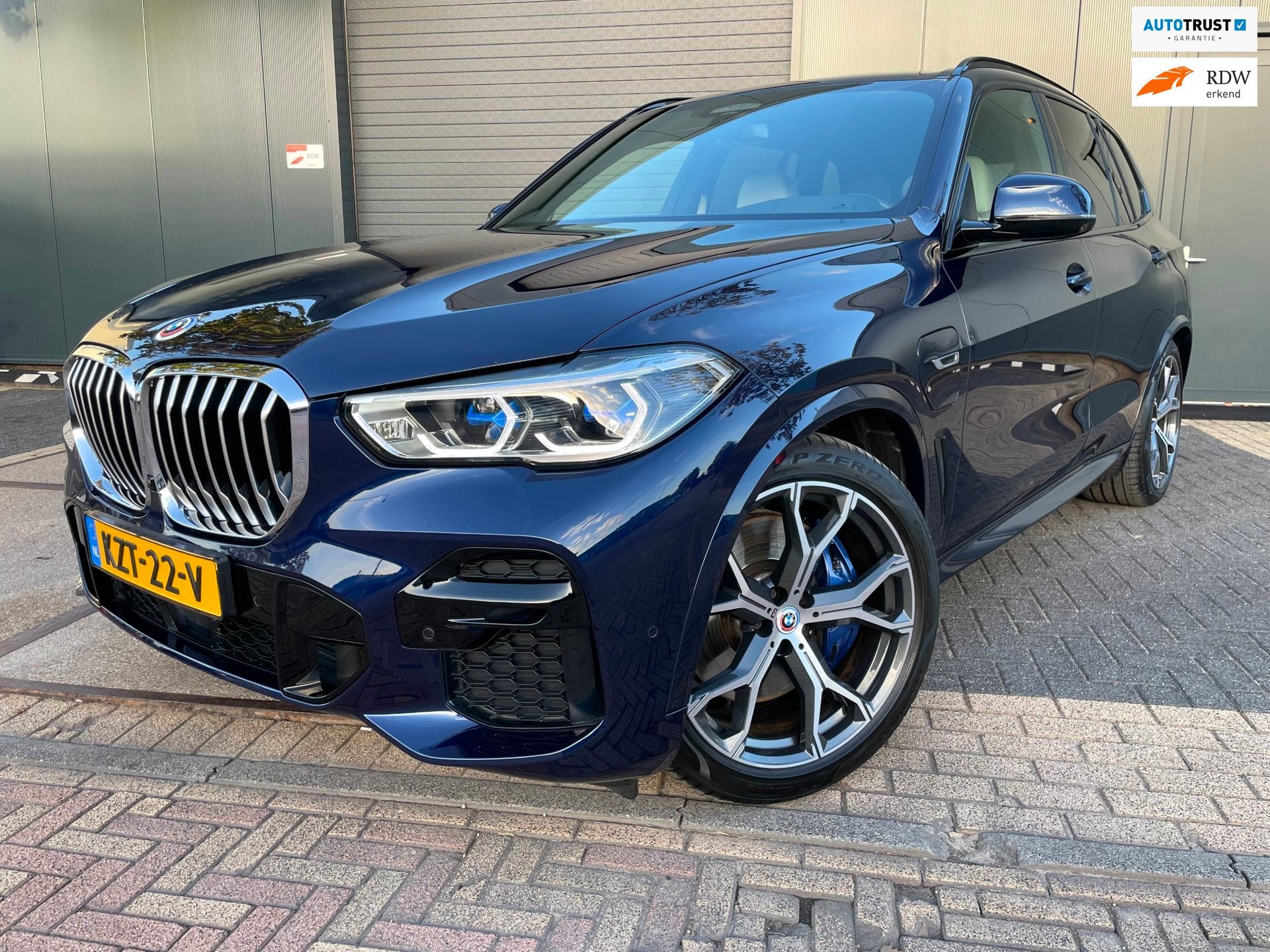 BMW X5 XDrive45e High Executive Laser B&W Panorama Premium O, Dealer onderhouden, Gebruikt, 398 pk, Blauw