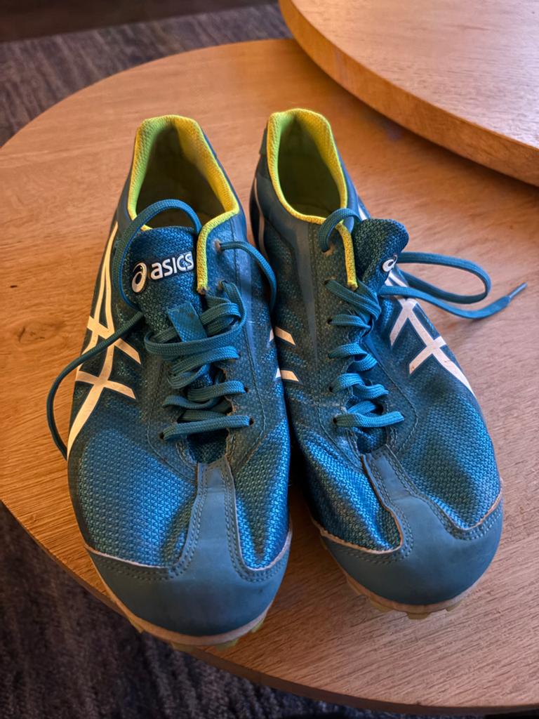 Asics Hyper LD spikes - Zo goed als nieuw, Sport en Fitness, Loopsport en Atletiek, Ophalen of Verzenden, Zo goed als nieuw, Spikes