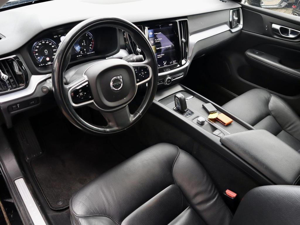 Volvo V60 2.0 B3 Momentum Advantage, Leder, Trekhaak, Camera, 15 km/l, 4 cilinders, 1969 cc, 102 €/maand