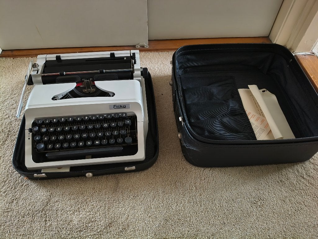Erica retro typmachine in koffer, Diversen, Typemachines, Ophalen, Gebruikt
