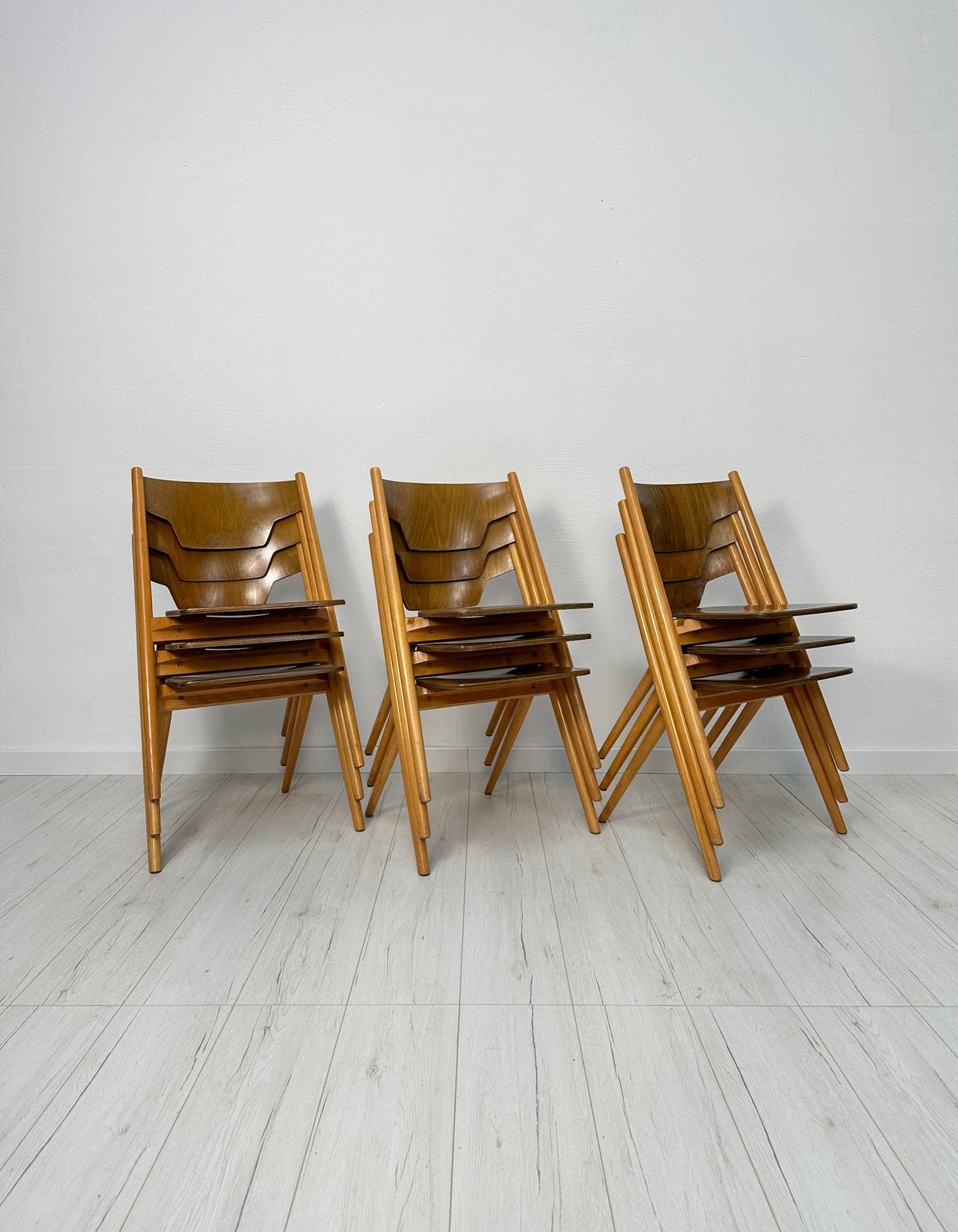 Vintage Hiller stapelstoelen jaren 50 stijl Egon Eiermann, Bruin, Ophalen of Verzenden, Zo goed als nieuw, Vijf, Zes of meer stoelen