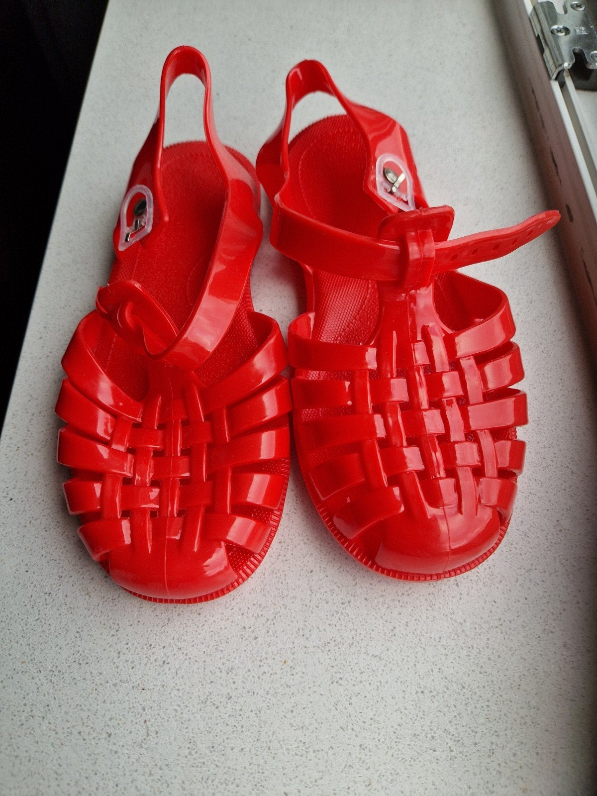 Rode waterschoenen maat 33, Kinderen en Baby's, Kinderkleding | Schoenen en Sokken, Gebruikt, Jongen of Meisje, Schoenen, Ophalen of Verzenden