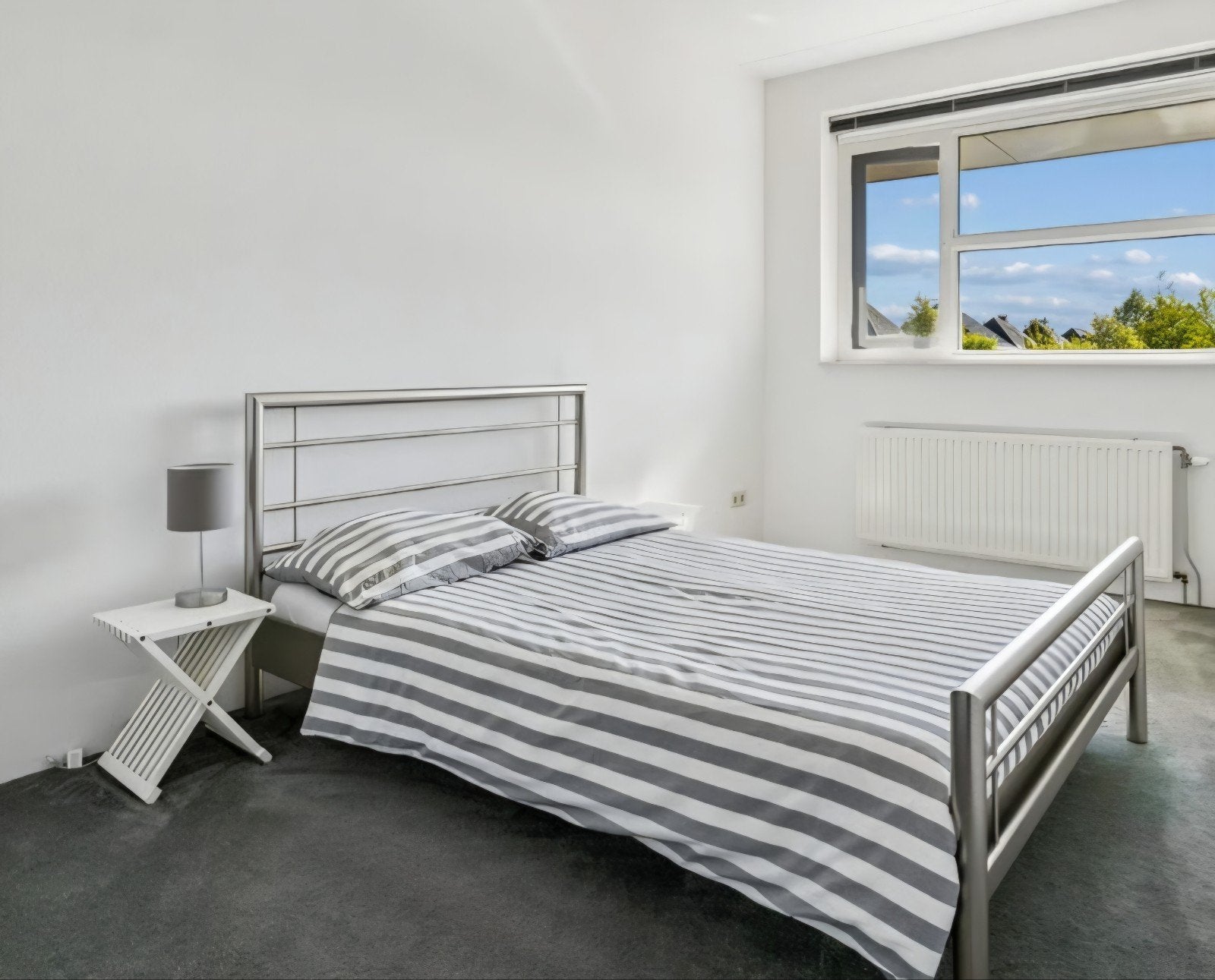 Moet nu weg! Mooi modern metalen (rvs) bed 140x200 cm, Ophalen, Tweepersoons, 140 cm, Zo goed als nieuw