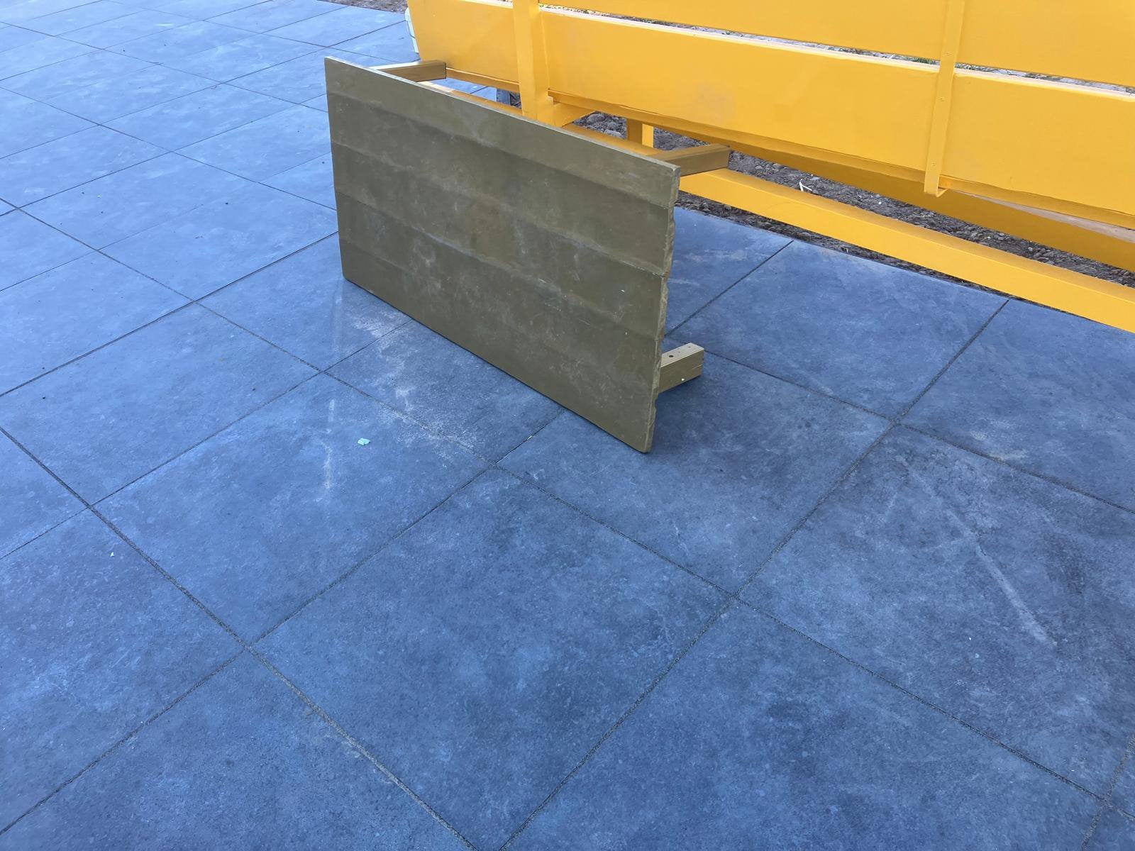 Klein tafeltje / gratis, Ophalen, Gebruikt, Rechthoekig, Minder dan 55 cm
