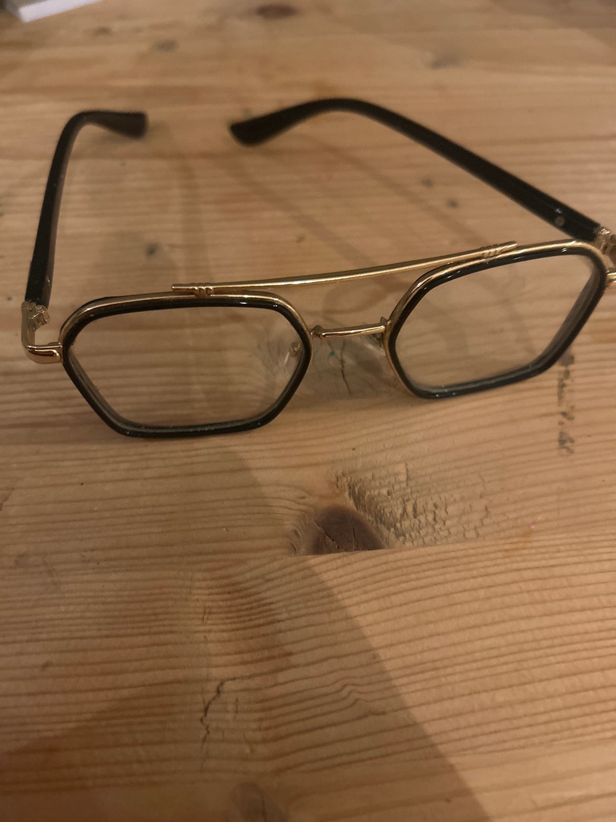 Stijlvolle bril met gouden accenten, Overige merken, Gebruikt, Zwart, Ophalen of Verzenden
