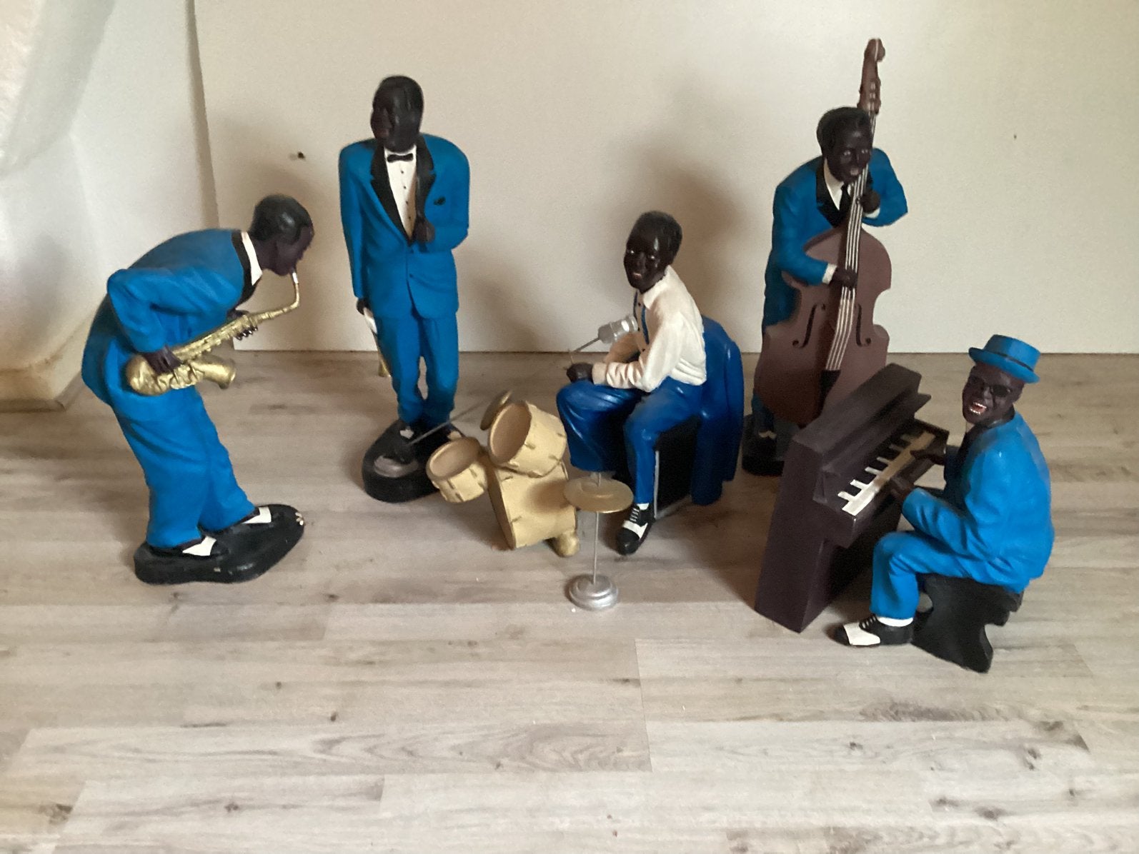 Vintage jazzeband beelden, Ophalen