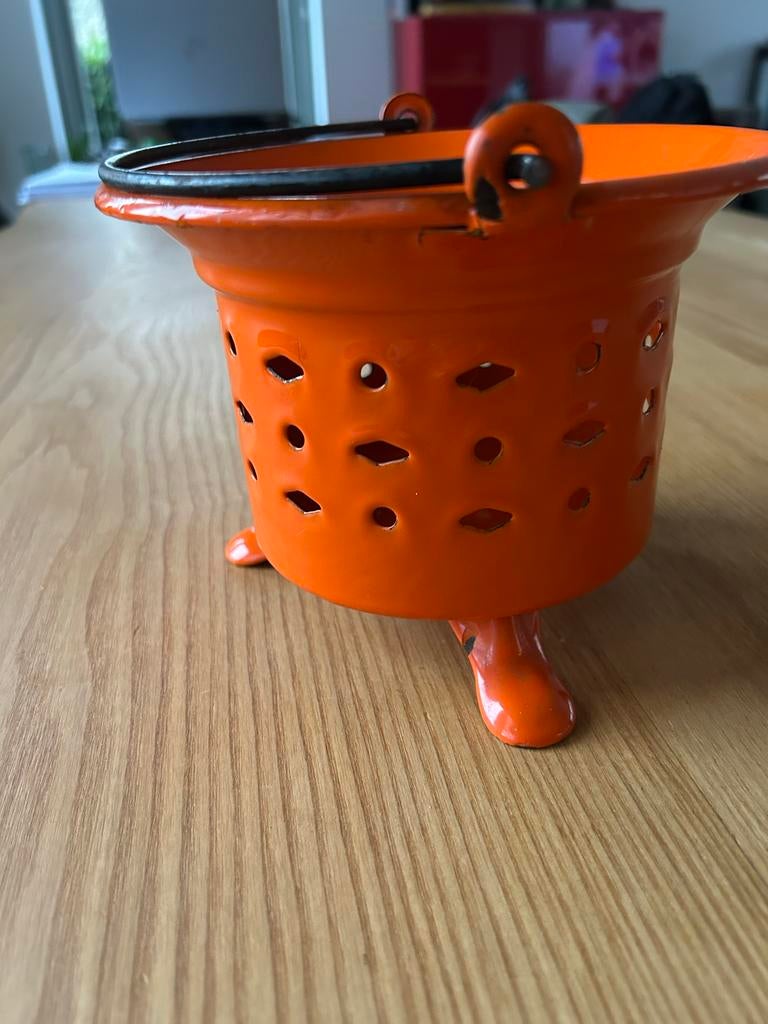 Oranje geëmailleerde houder met pootjes, Ophalen of Verzenden