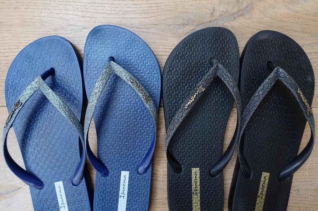 TK: 2 paar Ipanema slippers maat 39 (valt klein), Zwart, Ipanema, Gedragen, Ophalen