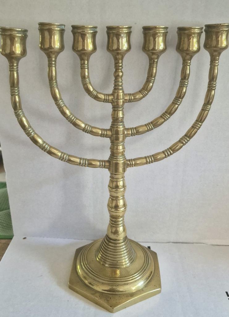 Antieke zware menorah, Antiek en Kunst, Antiek | Kandelaars, Ophalen of Verzenden, Koper of Brons