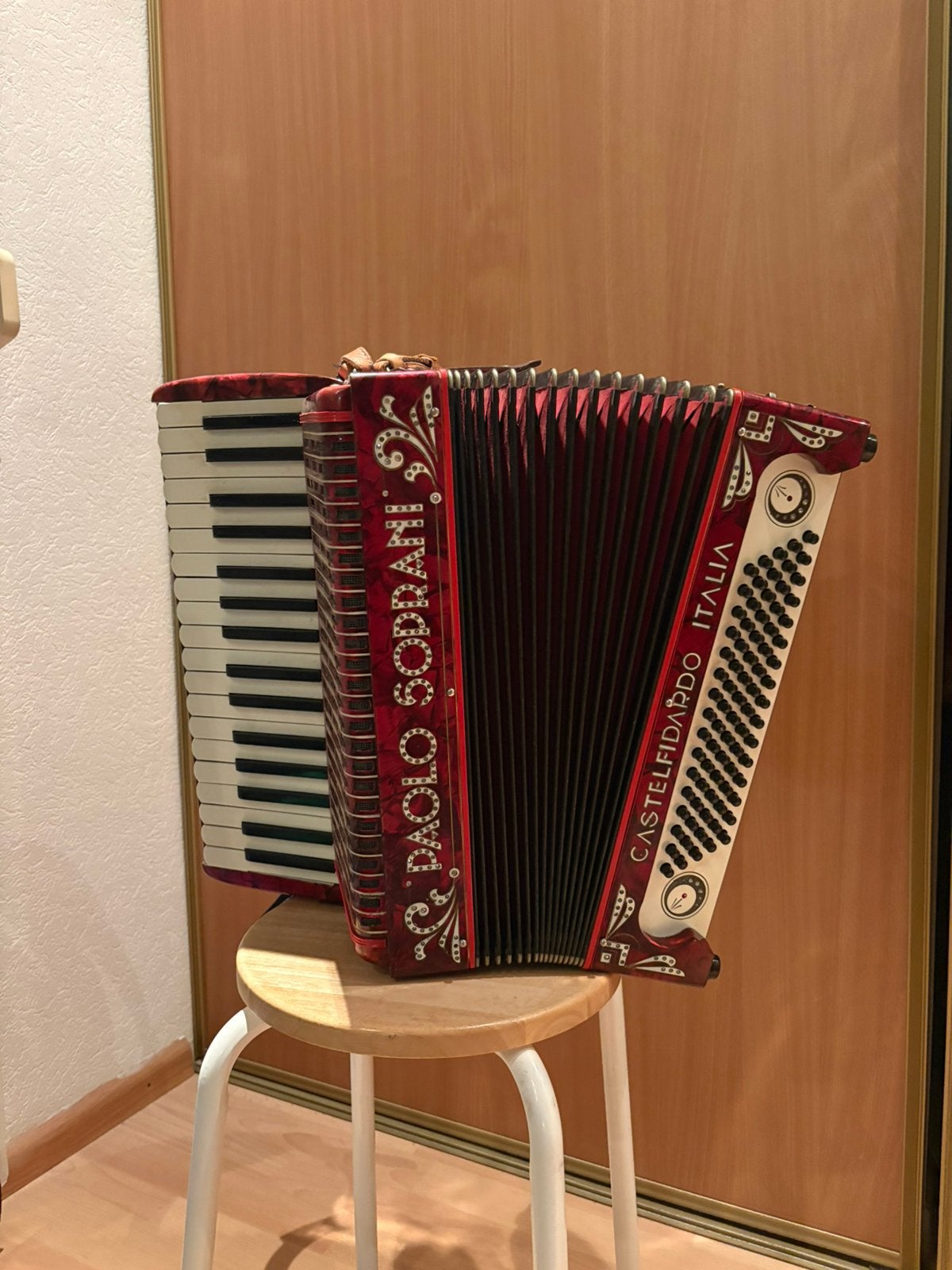 Paolo soprani 80 basser, Muziek en Instrumenten, Gebruikt, Met riemen, 80-bas, Toetsaccordeon