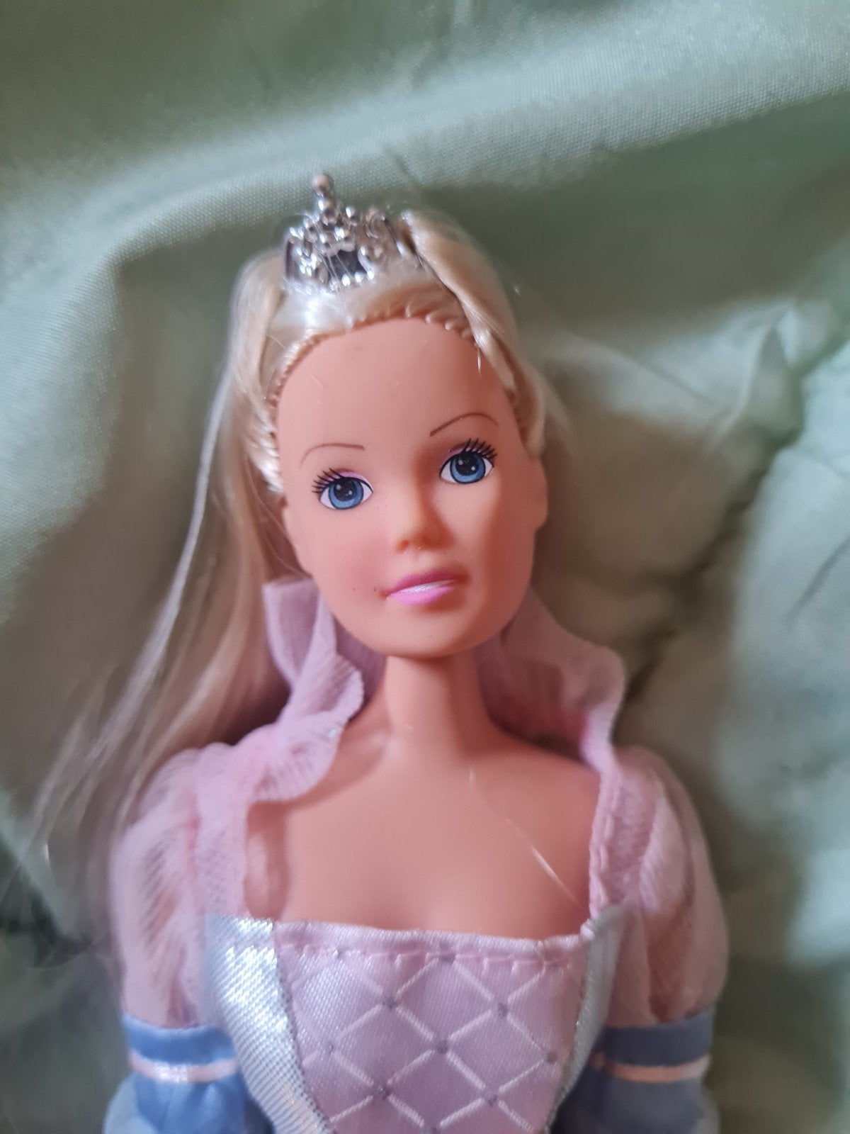 Prinsessenpop met lang blond haar en tiara, Ophalen of Verzenden, Zo goed als nieuw, Barbie