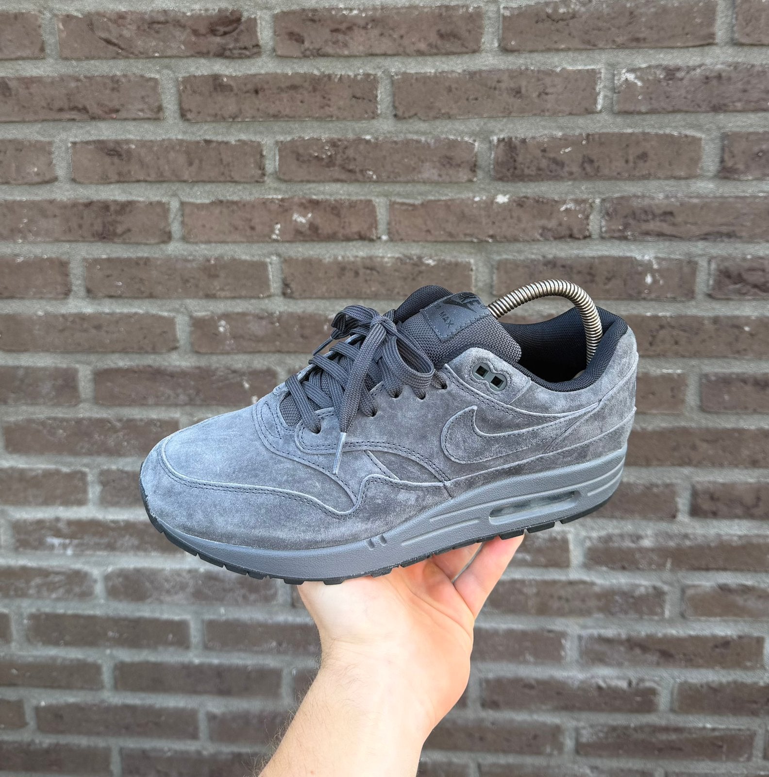 Nike Air Max 1 Premium 'Anthracite' (2018) – Maat 41 (VNDS), Kleding | Heren, Schoenen, Overige kleuren, Ophalen of Verzenden