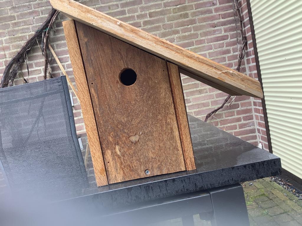 Vogelnestkastje met juiste openingsdiameter voor meesjes, Ophalen