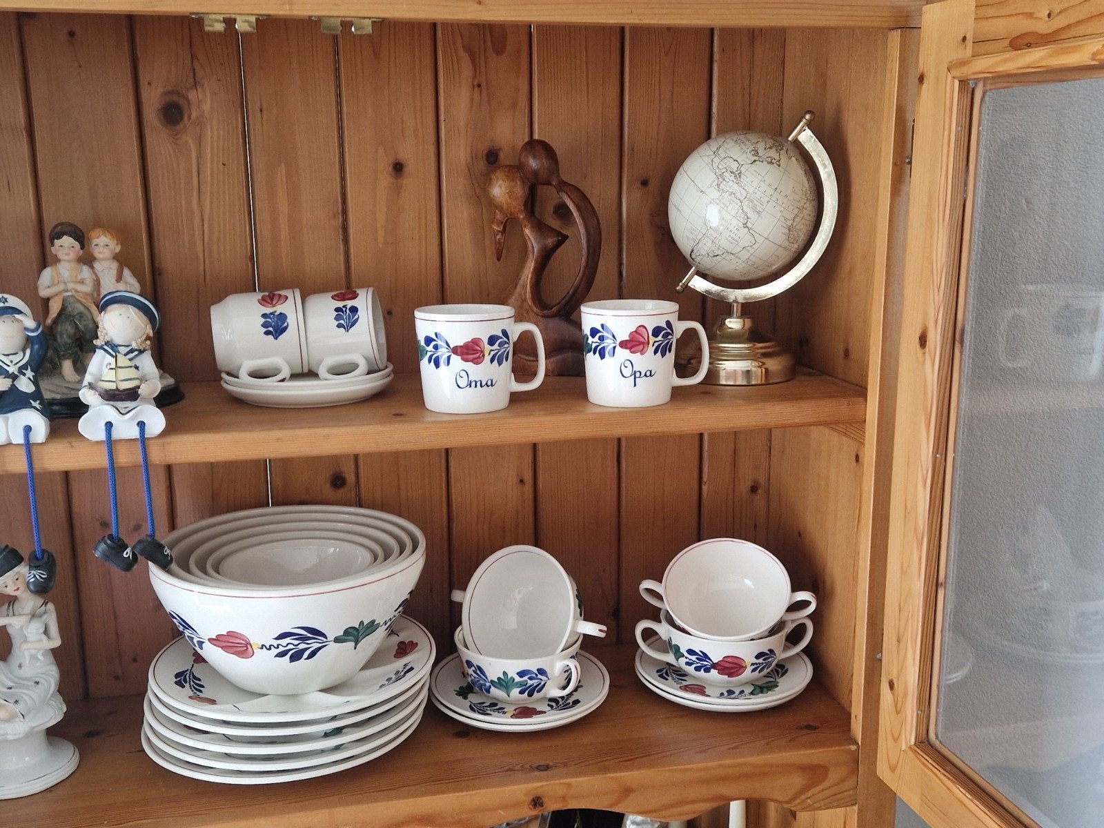 Uitgebreid servies, zo goed als nieuw, eventueel met kast, Huis en Inrichting, Keuken | Servies, Ophalen, Keramiek, Landelijk/Boerenbont