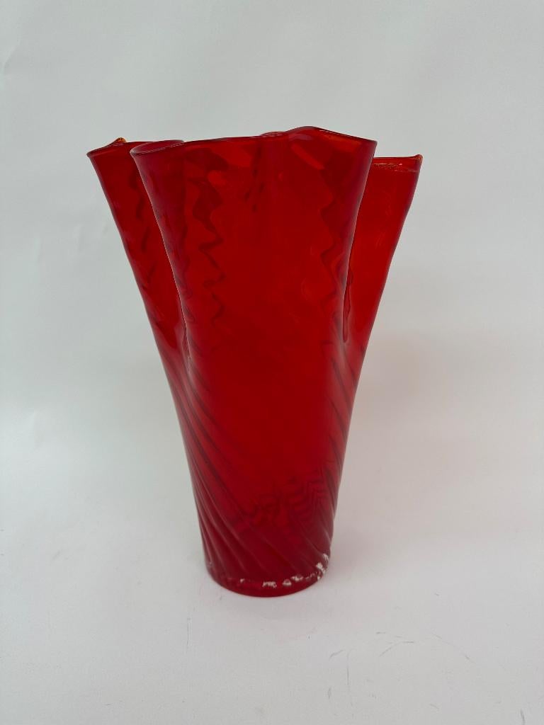 vaas rood glas swirl jaren 70 design, Overige kleuren, Vaas, Vaas, Ophalen of Verzenden