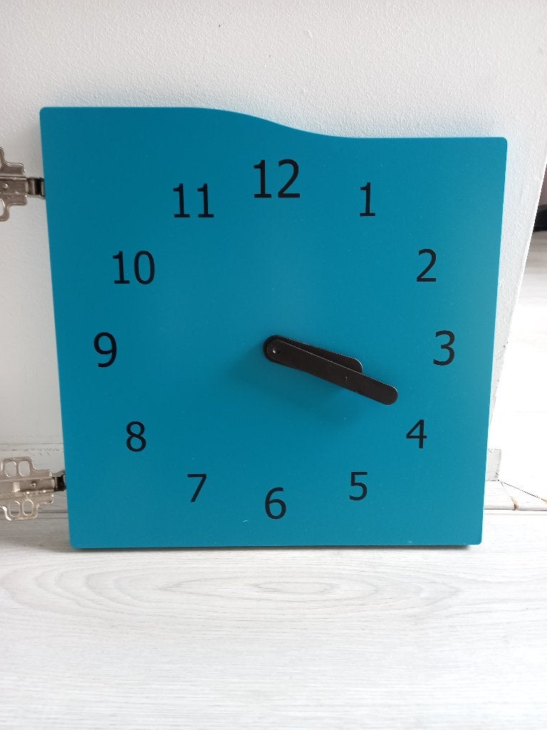 Ikea inzet kallax deur met decoratie clock, Huis en Inrichting, Ophalen, Zo goed als nieuw