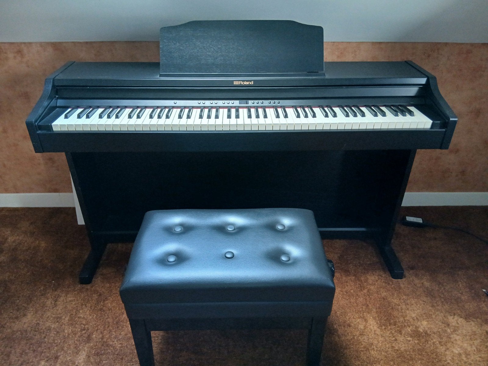 Zwarte digitale  piano Roland RP501R inclusief piano kruk, Muziek en Instrumenten, Ophalen, Gebruikt, Zwart