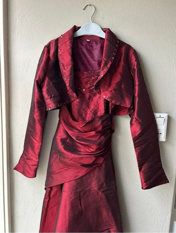 Bordaux bruidsmeisjes jurkje set - zo goed als nieuw, Kleding | Dames, Gelegenheidskleding, Overige typen, Ophalen of Verzenden