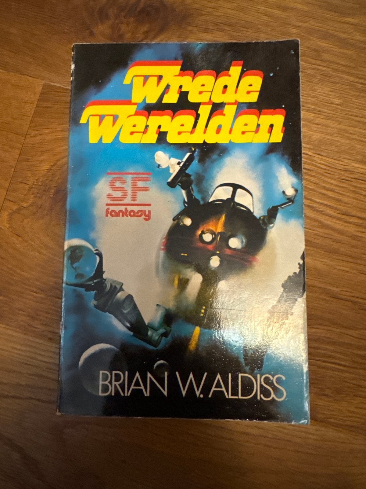Wrede Werelden - SF Fantasy bundel Brian W. Aldiss, Ophalen of Verzenden, Gelezen