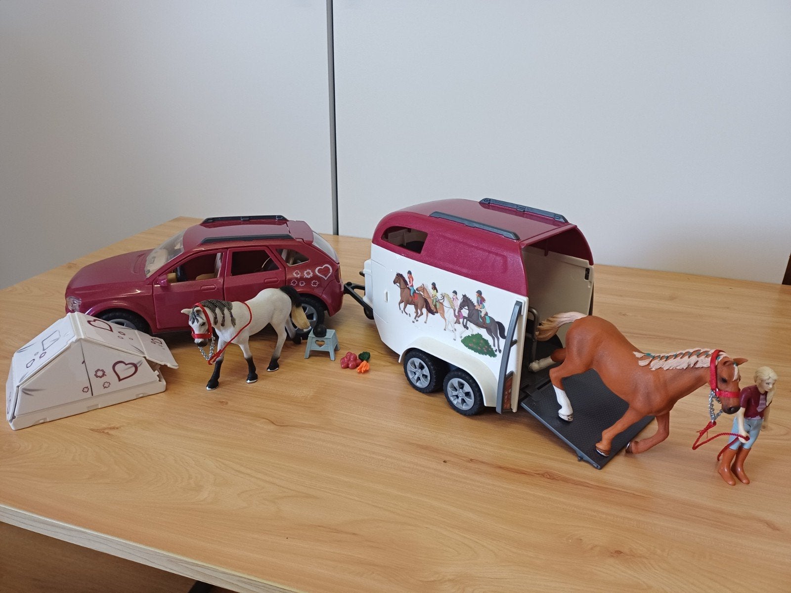 Schleich auto met trailer, Ophalen of Verzenden, Zo goed als nieuw, Complete set