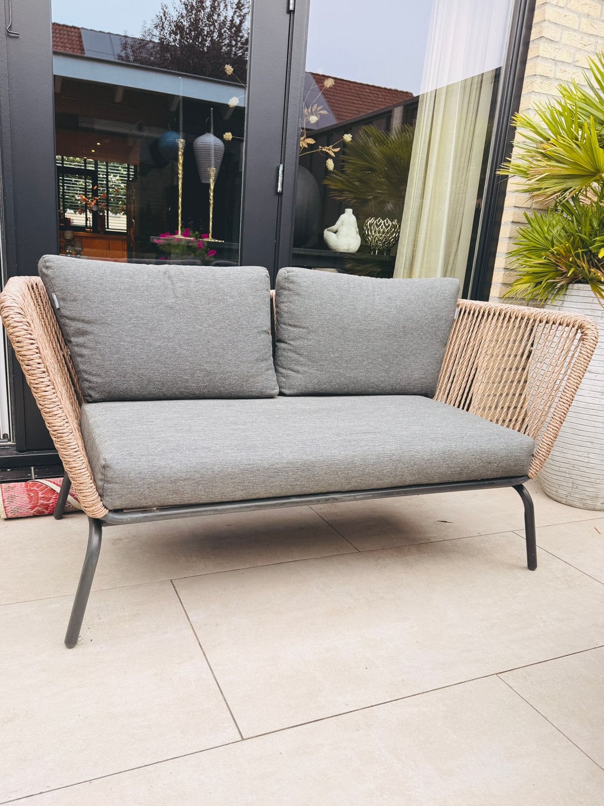 Loungeset Intratuin: Bank en 2 stoelen met kussens, Tuin en Terras, Ophalen, 4 zitplaatsen, Zo goed als nieuw, Loungeset