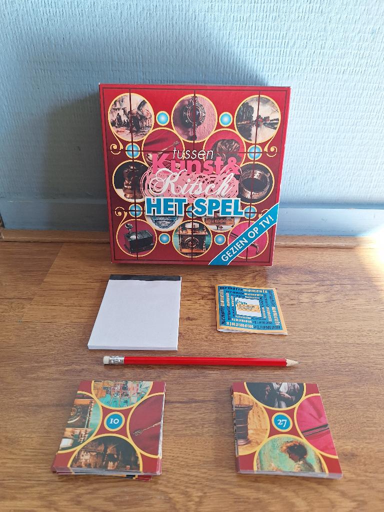 Tussen Kunst & Kitsch HET SPEL, Vijf spelers of meer, Ophalen of Verzenden, Gebruikt, Nova Carta