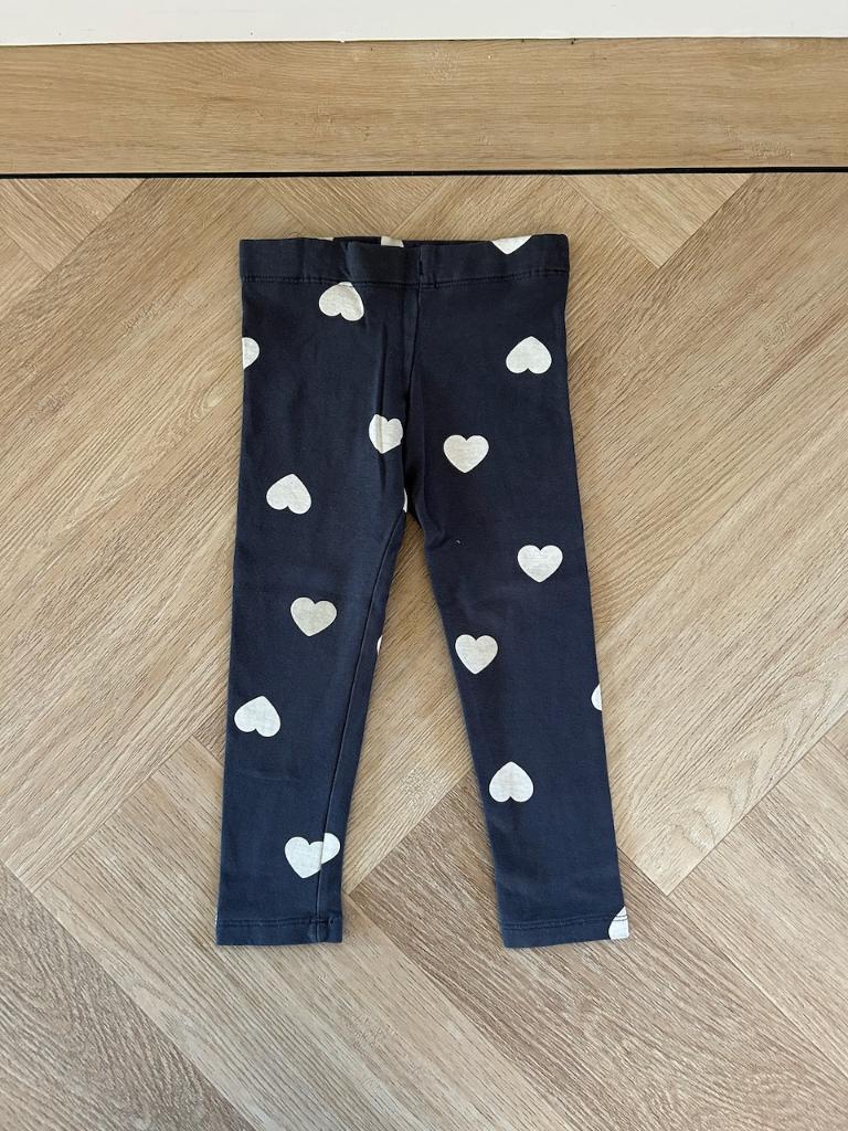 Donkergrijze legging met hartjes, H&M, maat 92, Broek, Meisje, H&M, Ophalen of Verzenden