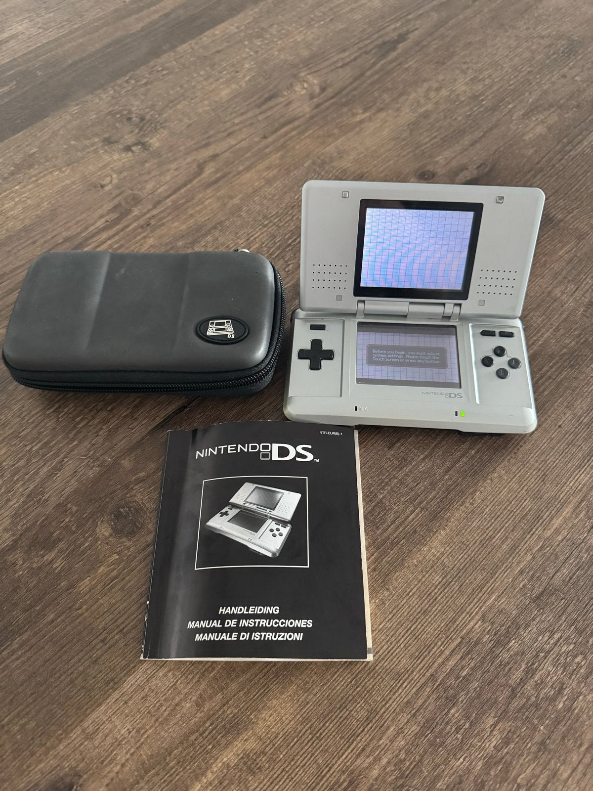 Nintendo DS Phat met 4 games en accessoires, DS Original of Phat, Ophalen of Verzenden, Zilver, Gebruikt