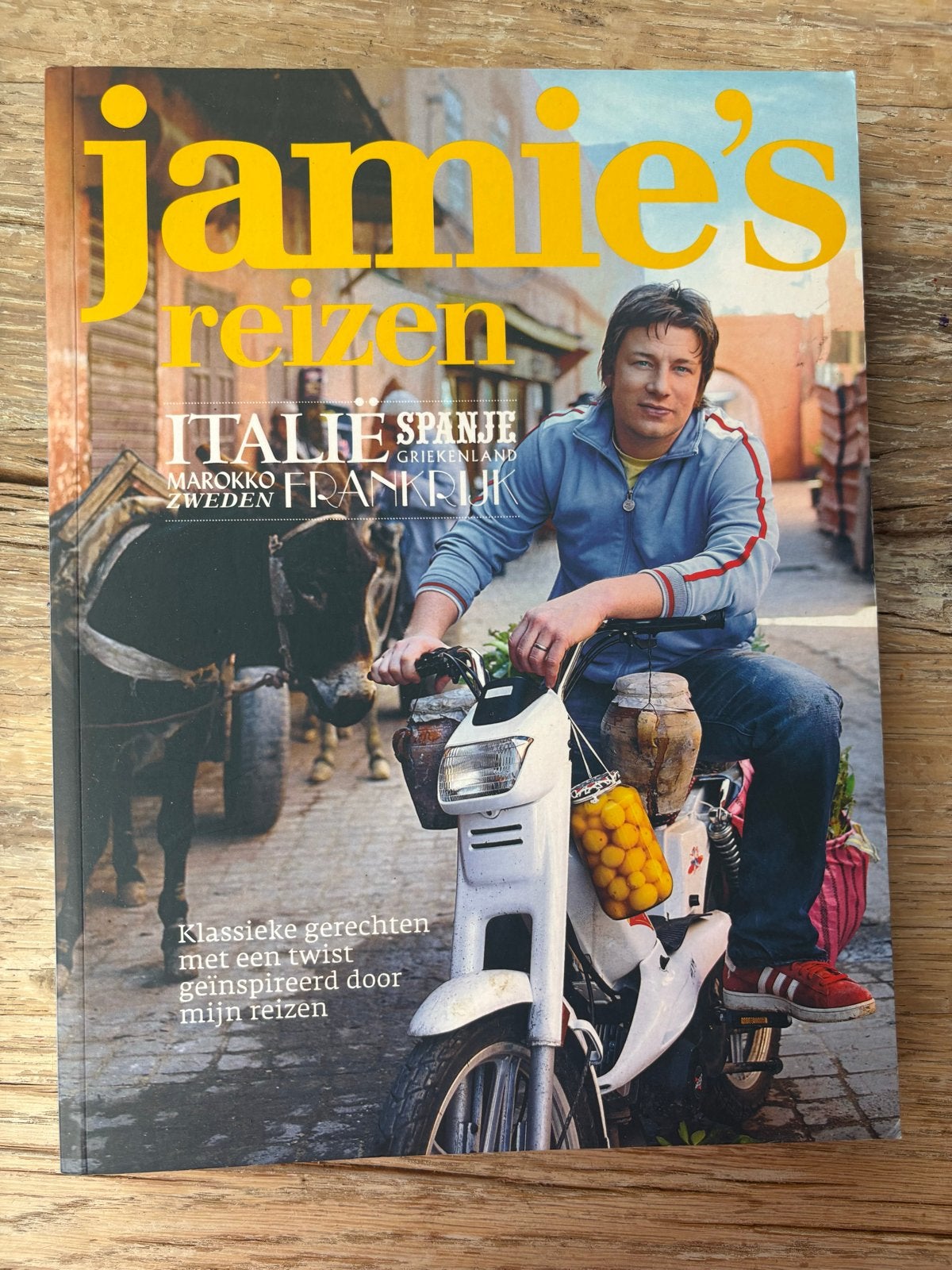 Jamie's Reizen: Klassieke gerechten met een twist, Ophalen of Verzenden, Zo goed als nieuw, Europa, Hoofdgerechten