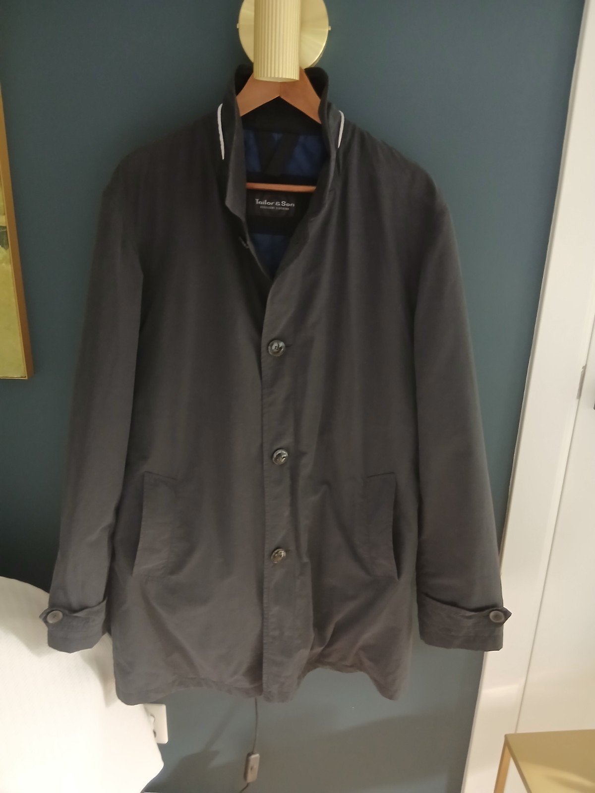Nieuwe donkerblauwe heren regenjas, Maat 52/54 (L), Blauw, Tailor & Son, Nieuw