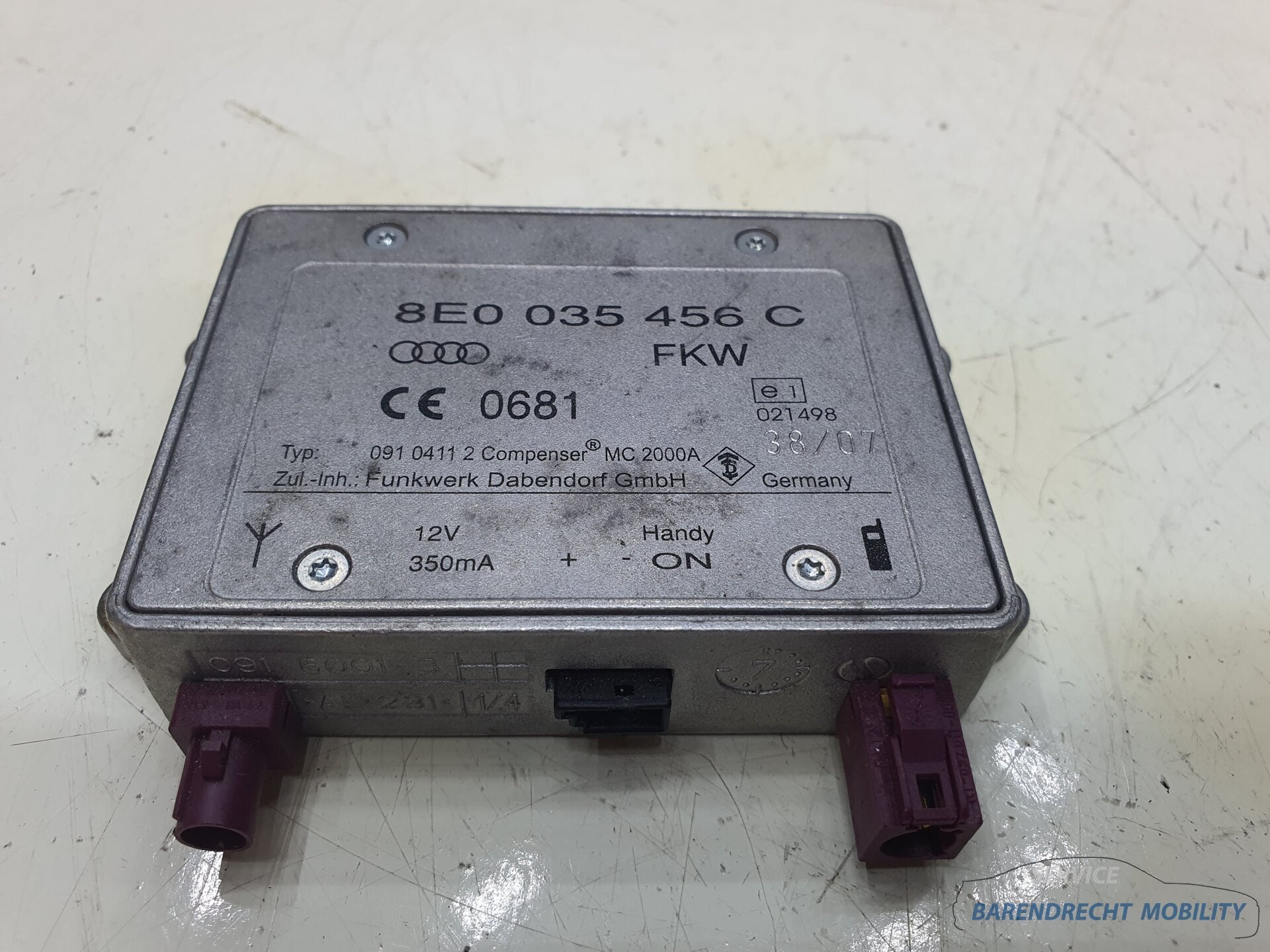 Antenne versterker Audi A3 A4 A5 A6 TT 8E0035456C origineel, Gebruikt, AUDI AG, Auto-Union-Strasse 1
85045  Ingolstadt, DE, Kundenbetreuung@audi.de