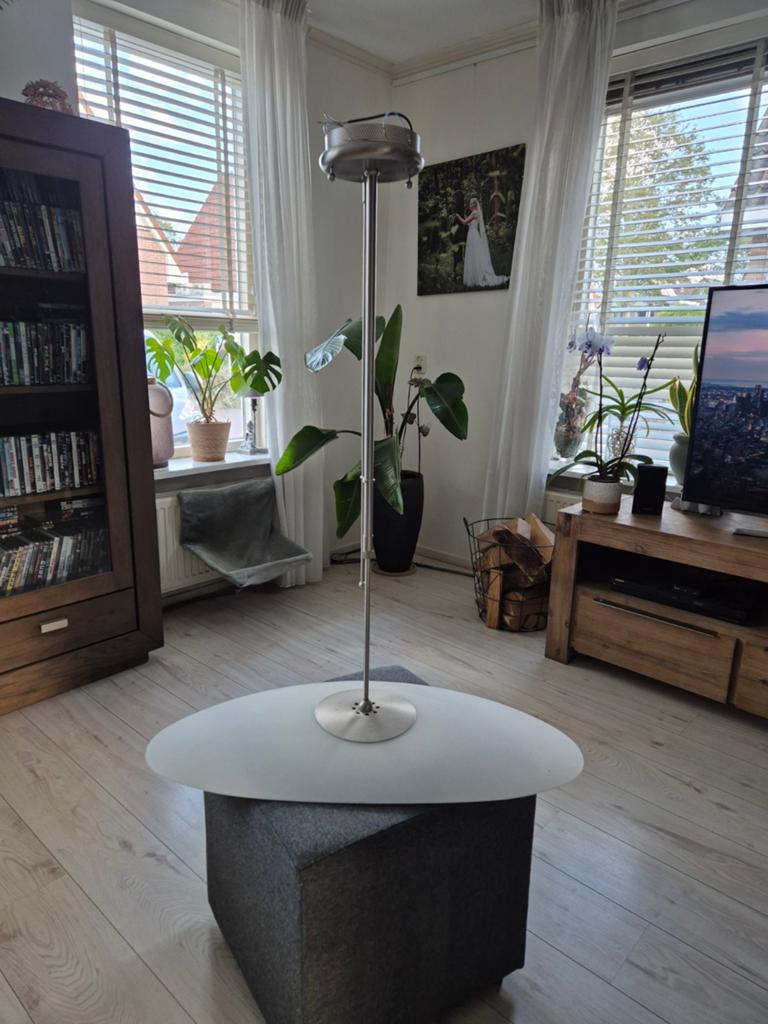 Moderne hanglamp met halogeen lichtbron - Eye catcher!, Huis en Inrichting, Lampen | Hanglampen, Ophalen, Gebruikt, Glas, Modern, Tijdloos