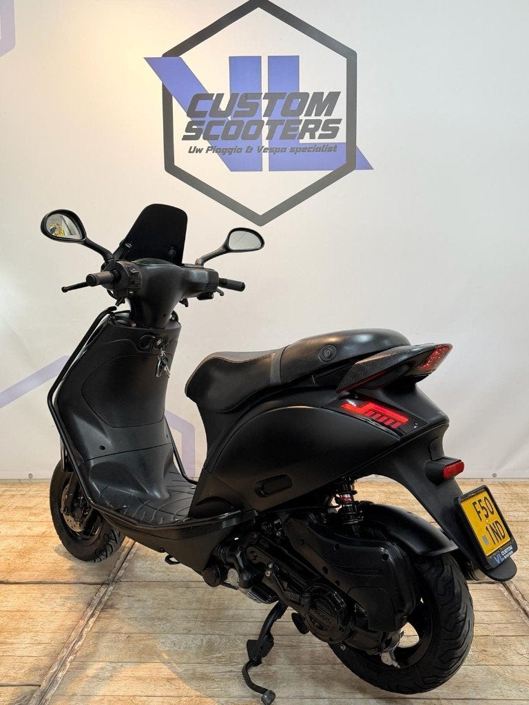 Piaggio Zip 2v 80cc Malossi 45km brom full option, Zip, Ophalen of Verzenden, Zo goed als nieuw, Info@vlcustomscooters.nl