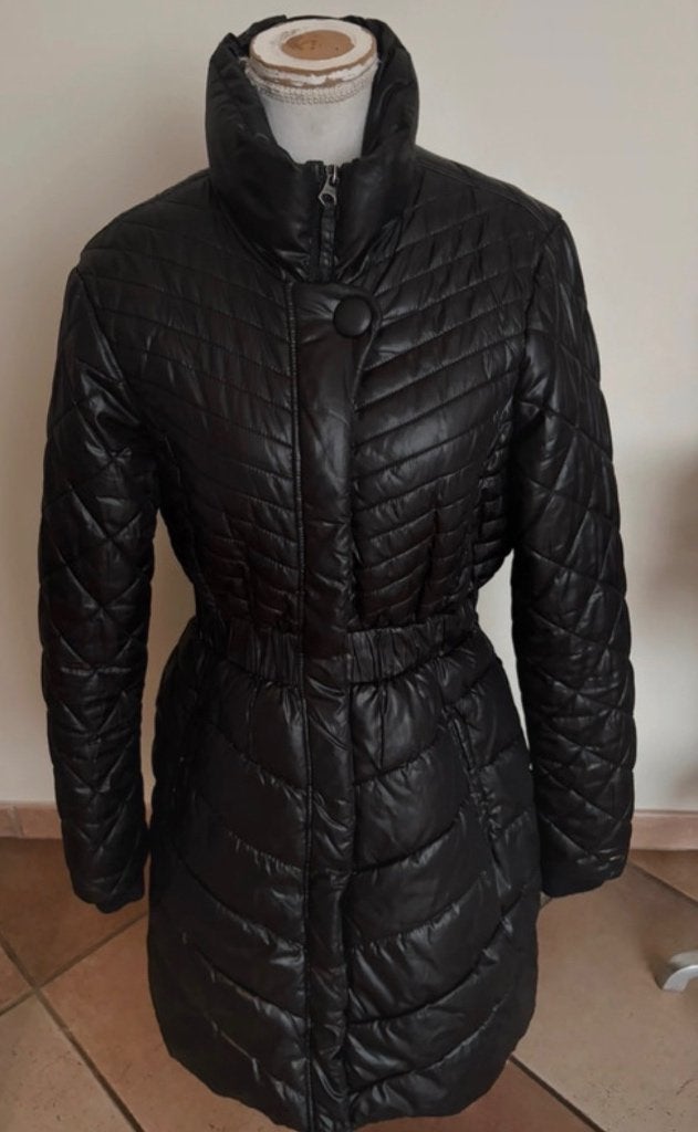 Tommy Hilfiger donsjas voor de winter en vrije tijd. Maat: L, Zwart, Maat 42/44 (L), Ophalen of Verzenden, Zo goed als nieuw