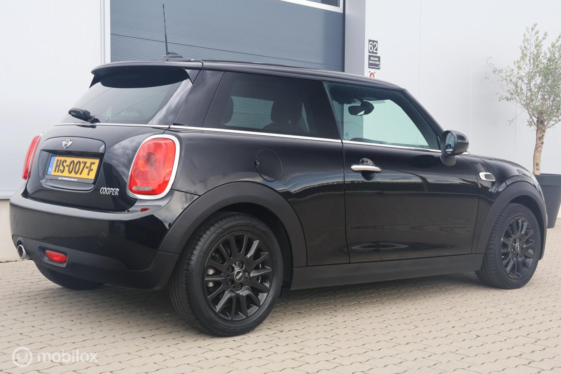 Mini cooper 1.5 Pepper I Cruise control I Airco | JCW stuur, Voorwielaandrijving, Gebruikt, Met garantie (alle), 4 stoelen