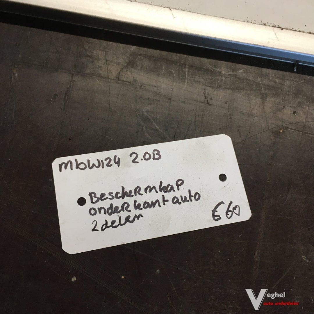 Mercedes W124  2.0 Benzine   Beschermkap 2 delen onderkant a, Auto-onderdelen, Gebruikt, -, -, Ophalen of Verzenden