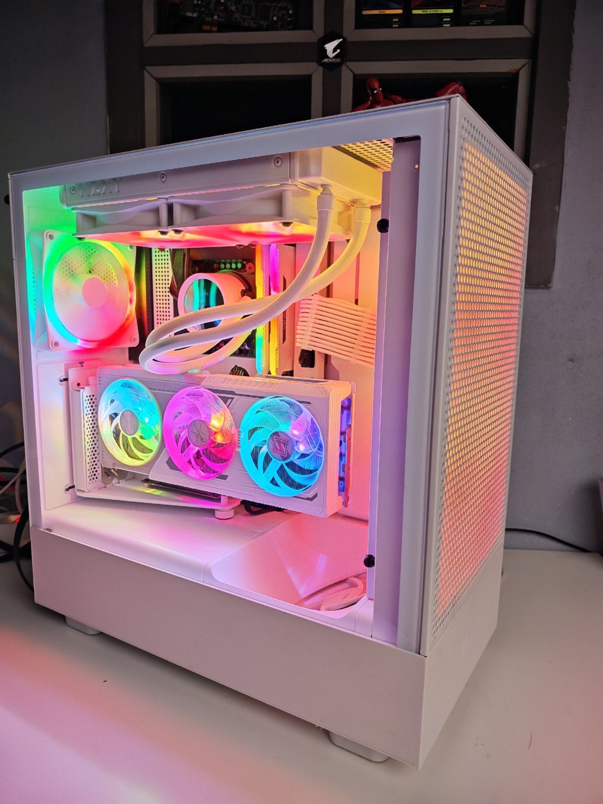 RGB GAME PC WIT - INTEL I7 - RX 9060 XT 16GB - 32GB - 2TB, Ophalen, Kapoen PC Gaming, 32 GB, NZXT, INTEL, AMD, ASROCK, SAMSUNG, CORSAIR