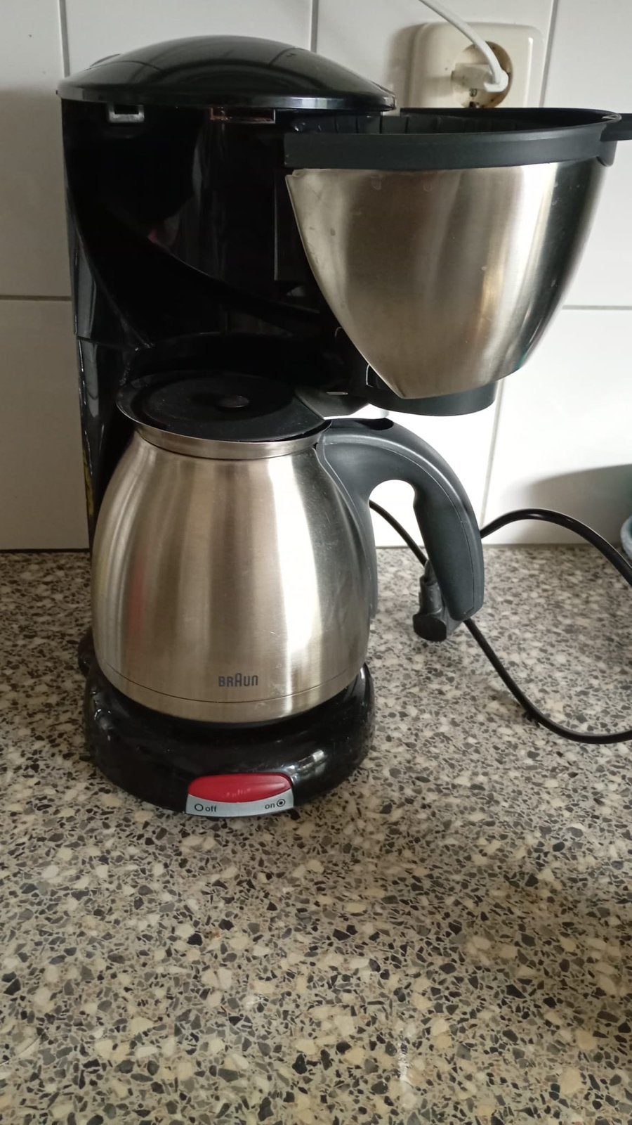 Braun koffiezetapparaat met thermoskan, Witgoed en Apparatuur, Koffiezetapparaten, Ophalen, Gebruikt, Koffiemachine, Gemalen koffie
