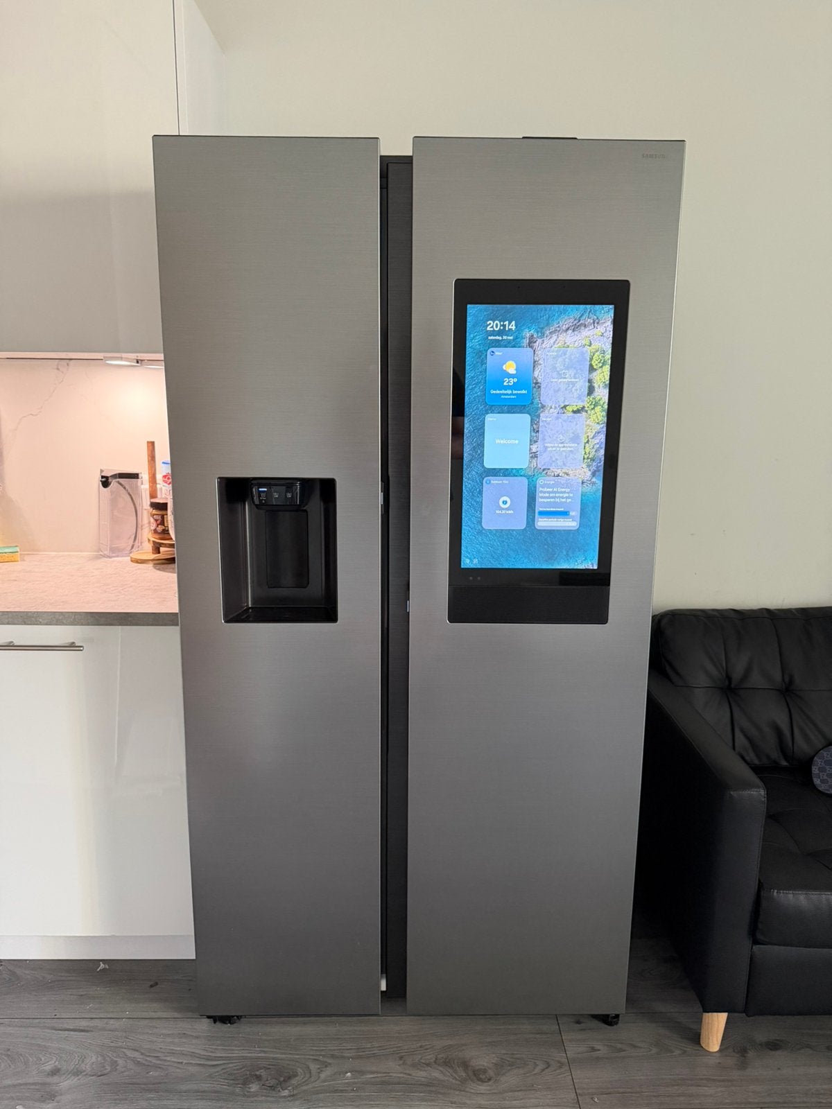 Samsung Family Hub Amerikaanse koelkast RF90F66BETEF, 200 liter of meer, 60 cm of meer, Met aparte vriezer, Zo goed als nieuw
