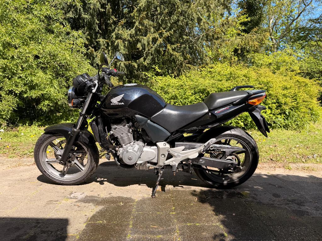 Honda CBF500, Motoren, Motoren | Honda, 2 cilinders, 499 cc, Minimaal motorrijbewijs A2, ABS
