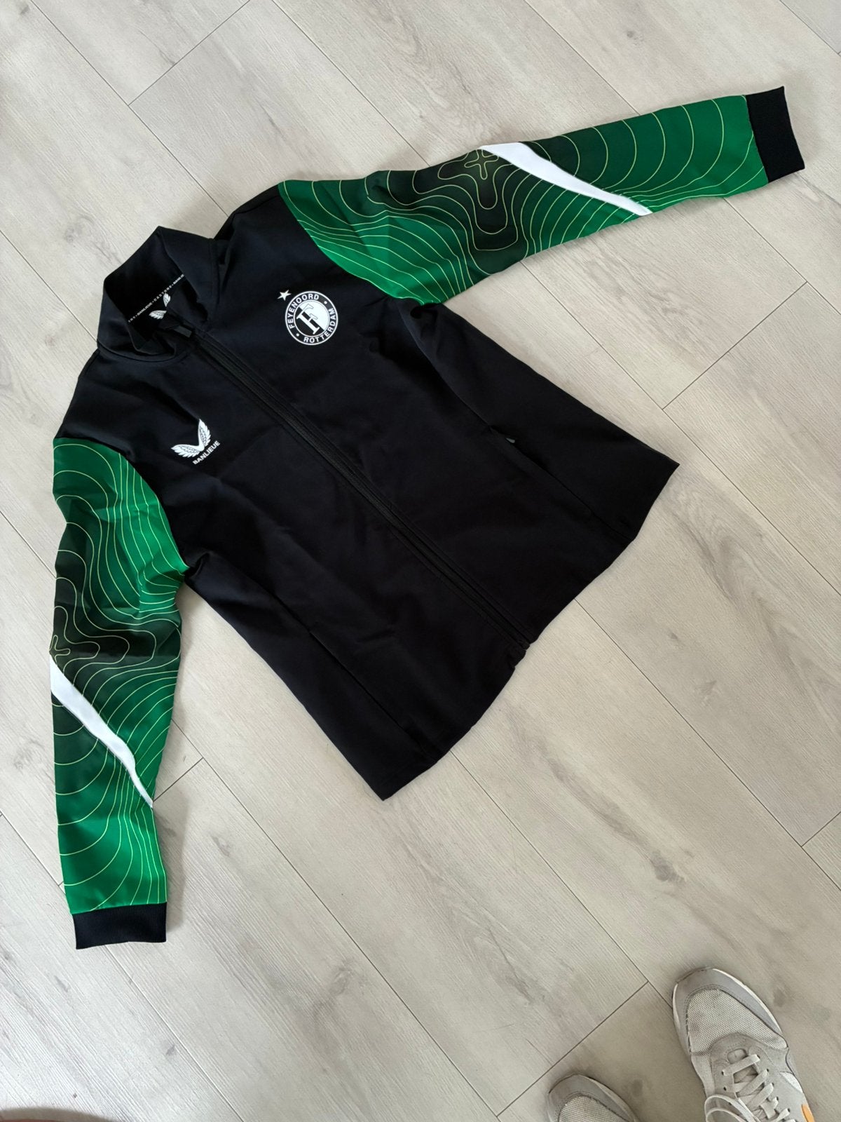 Origineel Feyenoord dames Anthem jacket maat 42, Kleding | Dames, Ophalen of Verzenden, Nieuw, Maat 42/44 (L), Zwart
