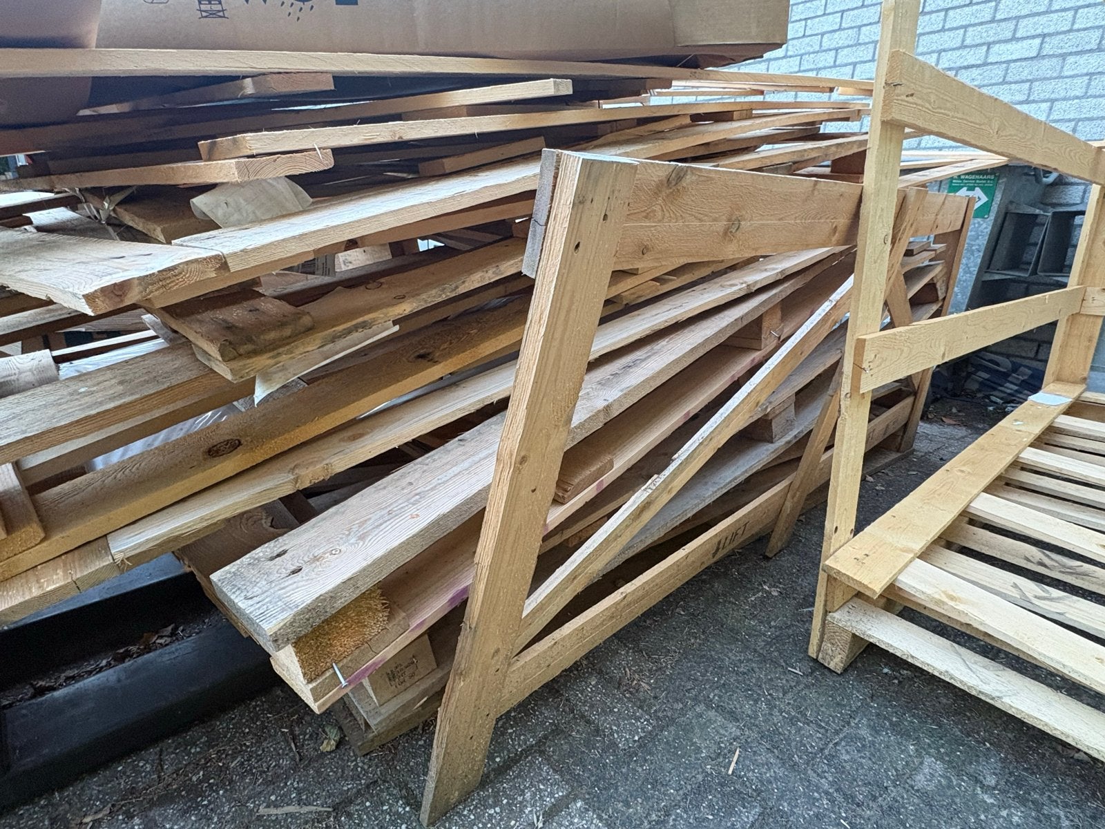 Partij stookhout, houten pallets en planken gratis afhalen, Ophalen, Gebruikt, 25 tot 50 mm, Pallet