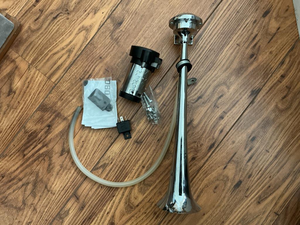 Luchthoorn 12 volt met compressor en relais, Ophalen of Verzenden, Nieuw, Universele onderdelen