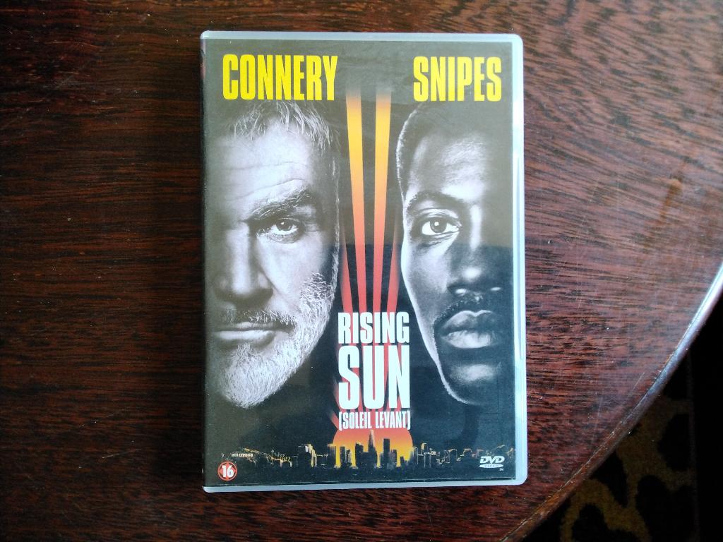 Rising sun, origineel, Vanaf 16 jaar, Ophalen of Verzenden, Zo goed als nieuw, Actiethriller