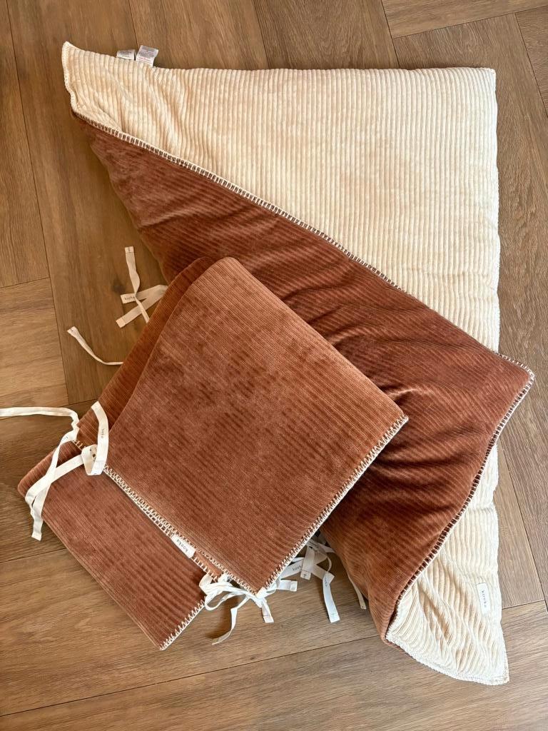 Boxkleed en bumper - Koeka - Beige en bruin, Kinderen en Baby's, Ophalen, Zo goed als nieuw, Rechthoekig, Boxkleed
