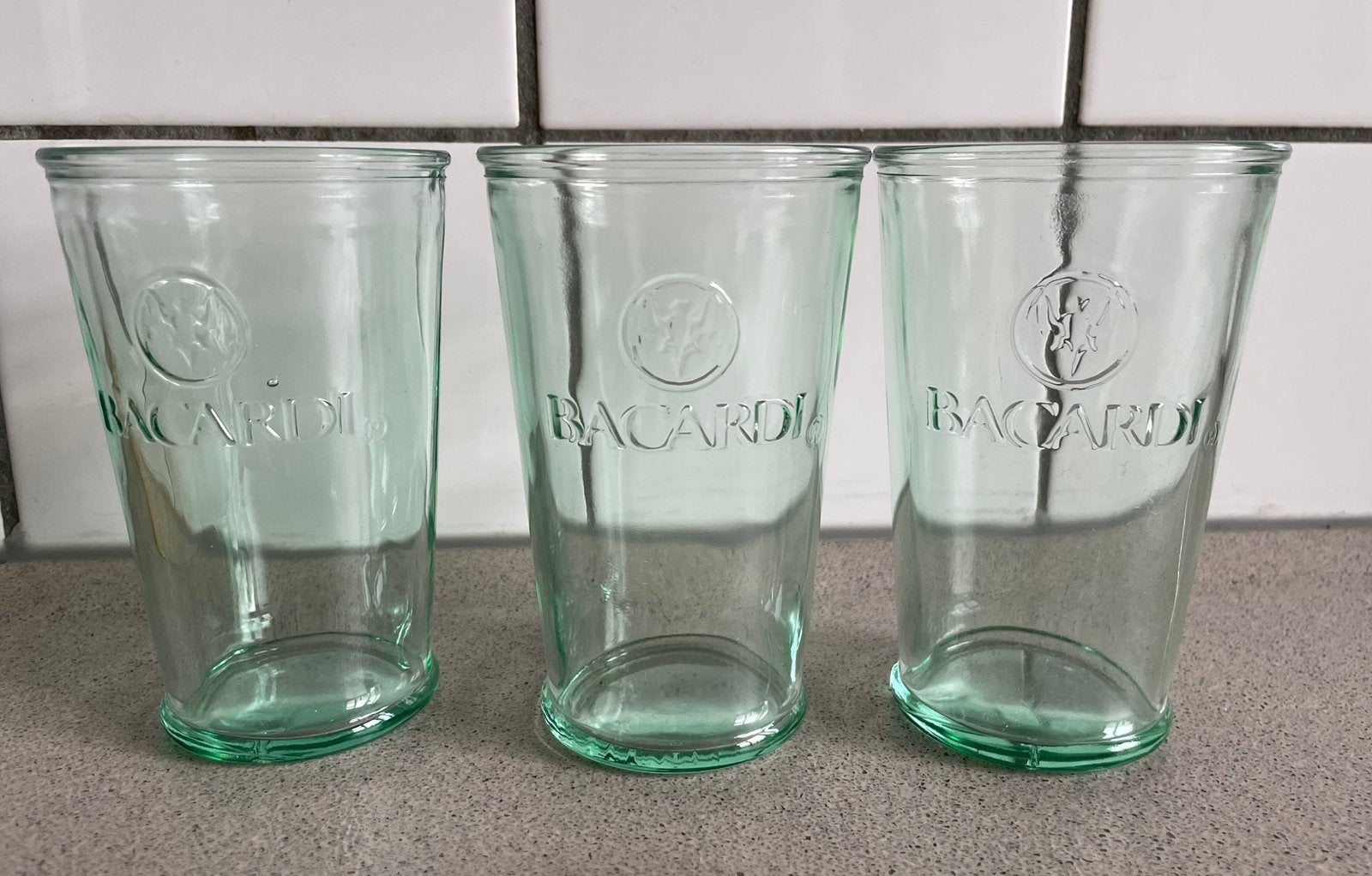 Bacardi glas blauw glas 3 stuks, Verzamelen, Ophalen of Verzenden, Zo goed als nieuw, Gebruiksvoorwerp