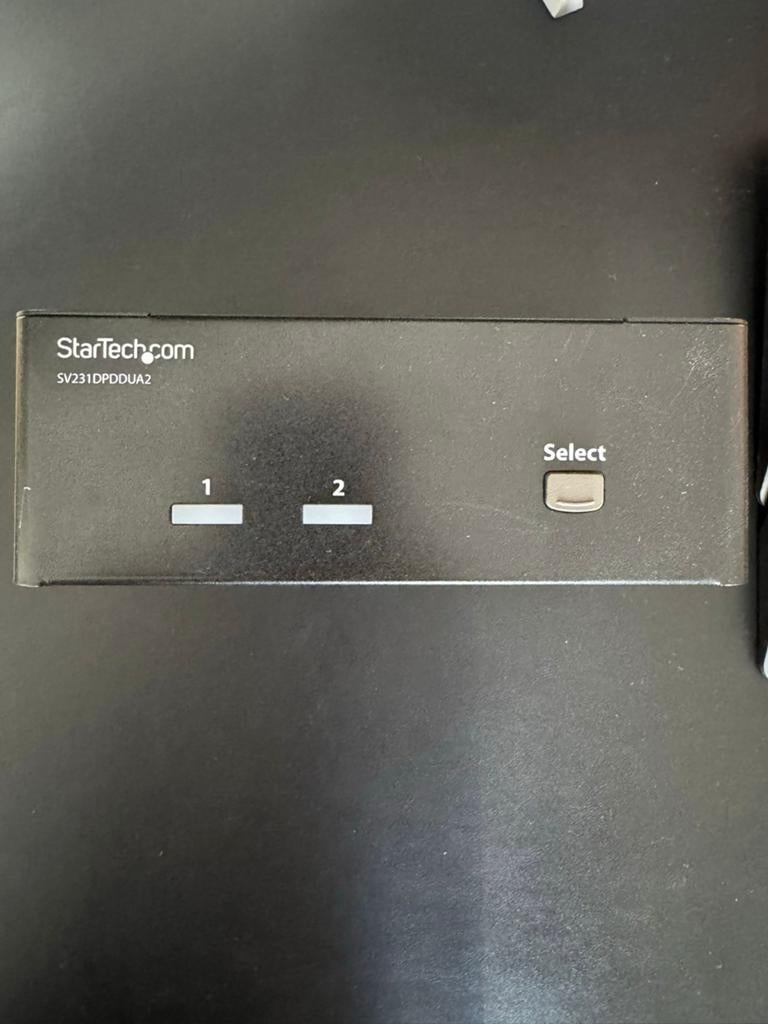 StarTech 2-Poort Dual DisplayPort KVM Switch 4K 60Hz, Computers en Software, Dockingstations, Zo goed als nieuw, Ophalen of Verzenden