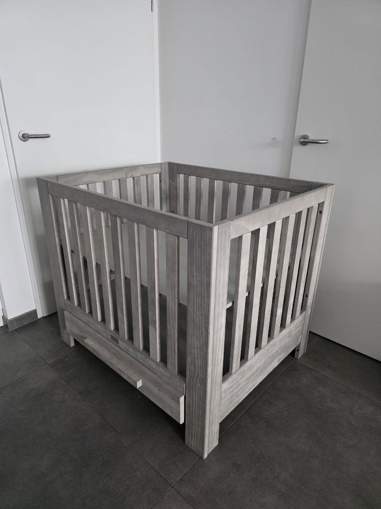 Babybox incl mooi boxkleed van Jollein, Kinderen en Baby's, Boxen, Ophalen, Zo goed als nieuw, Vierkant, In hoogte verstelbaar